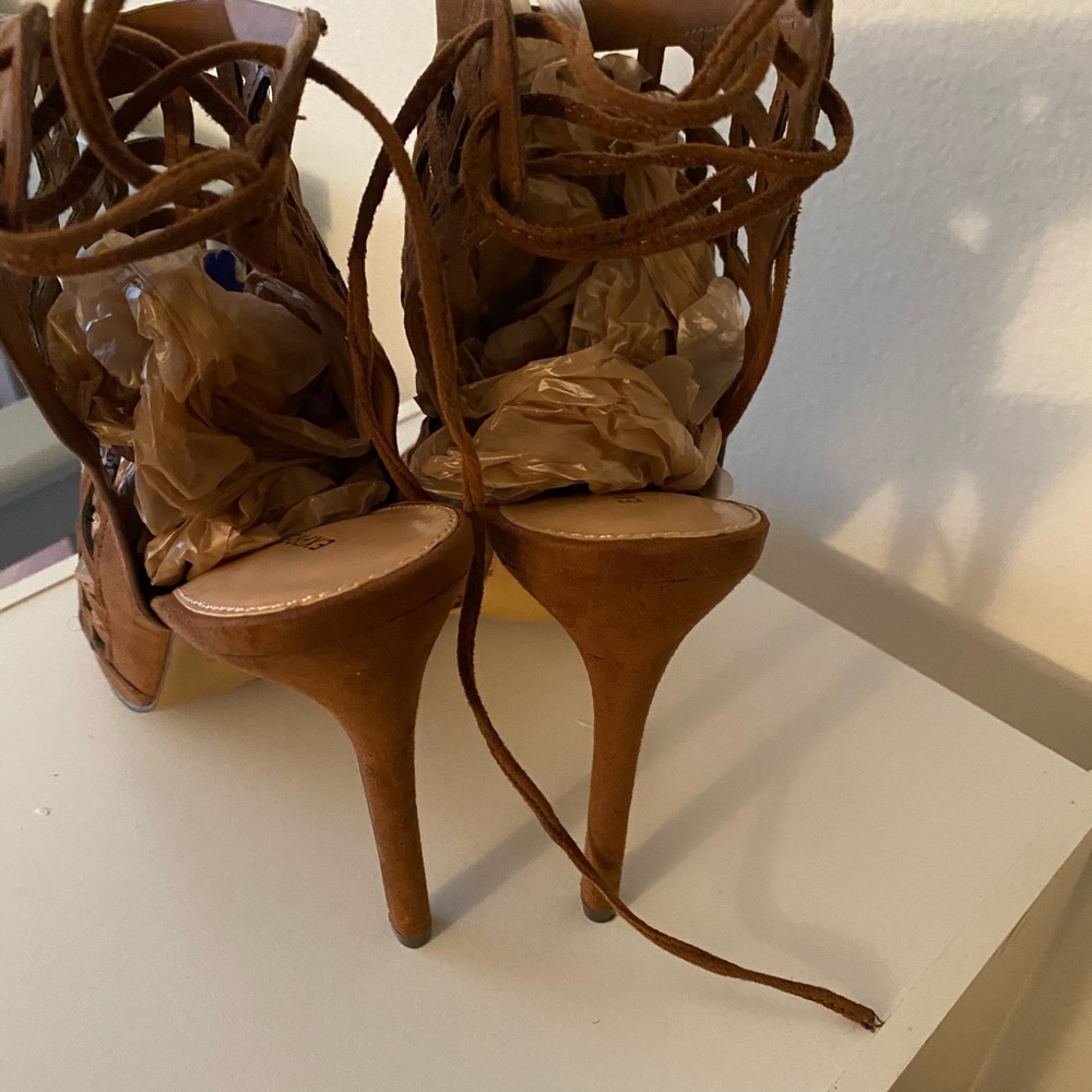 Express heels - Picture 2 of 2